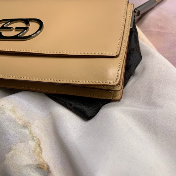 Like new authentic tan Gucci evening bag - Picture 3 of 10